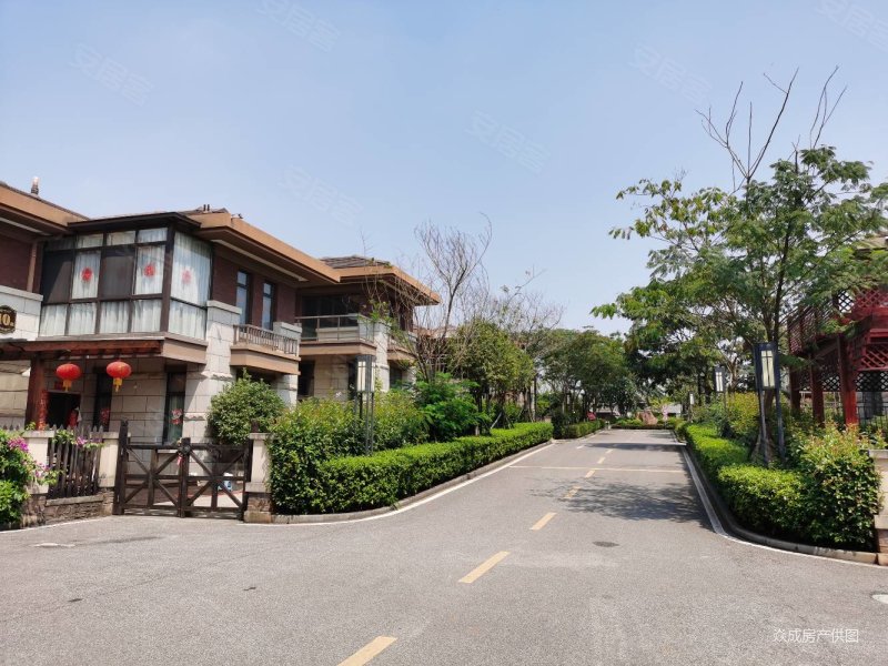 焱成推荐华融山水苑带200平花园合院别墅边户