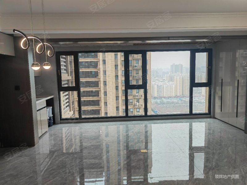 绿地峰辉精装大三室横厅采光更好南北通透全明户型诚心出售