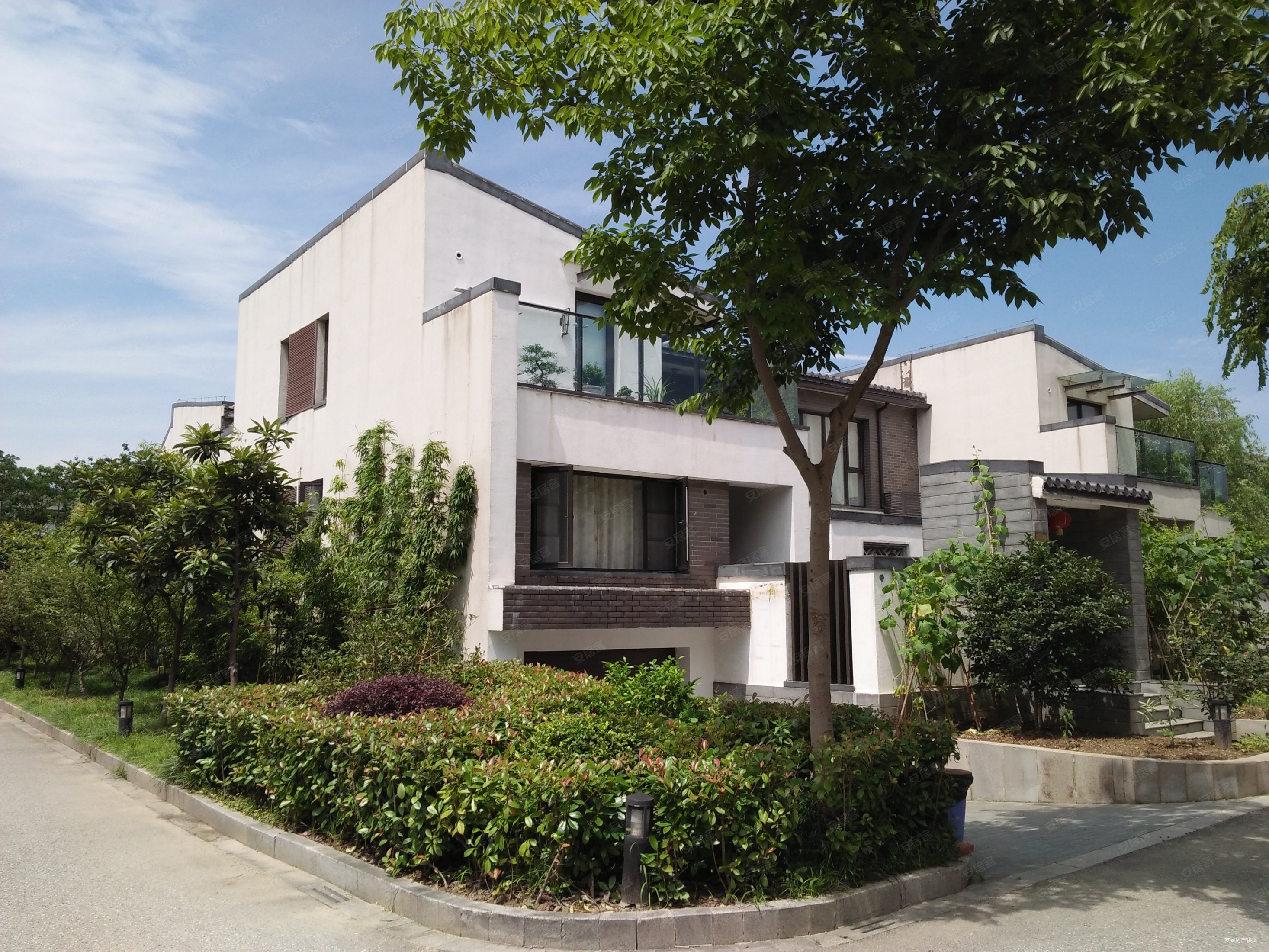 倚林佳园二期合院别墅,312平毛坯,花园300平可搭清水平台