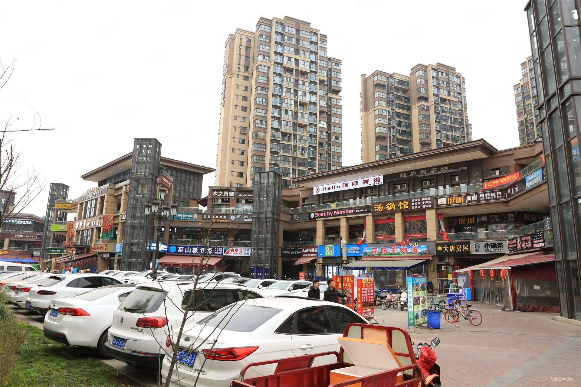 地铁口圣菲悦城豪装套三双卫家具家电全带拎包入住