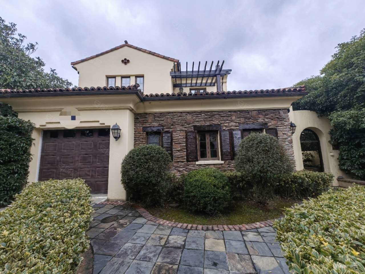 圣马丽诺桥语别墅5室3厅4卫355.58㎡南3999万