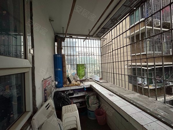 重庆沙坪坝陈家湾陈家湾小区三峡广场.