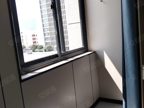 金华浦江县浦江城东中部水晶园区泊居公寓 精装修 电梯房没施齐全 拎包入住 价格实惠出租房源真实图片