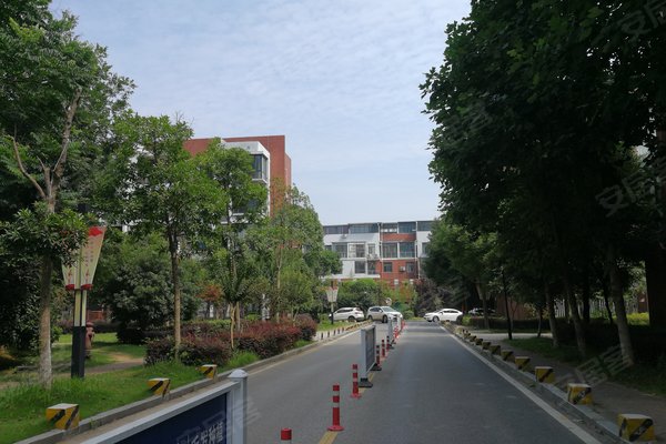 好不好_中介房产经纪人:袁孝江对丝宝叠翠园1期的评价-武汉安居客