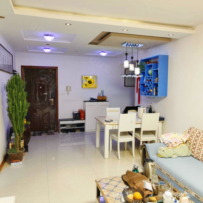 河景好楼层 精装修 临近九中 出行方便 出租价格也很高,河景馨园二手