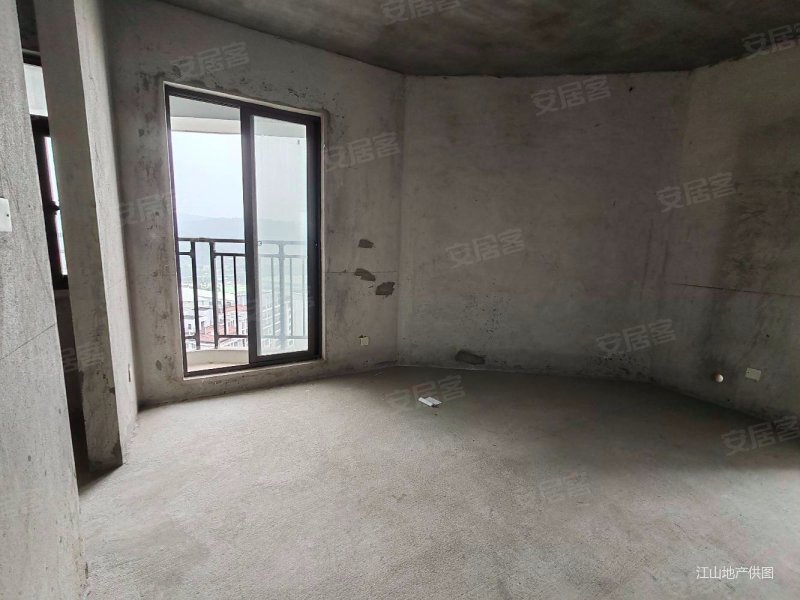 骋望麓涛毛坯3房业主亏大本出四十六万也可以出