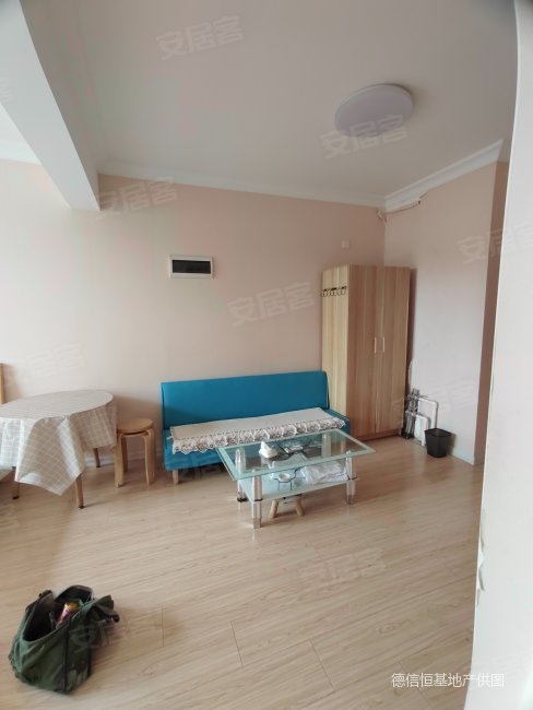 急白领公寓 房龄新 近医院 交通便利 南向采光好 正规商品房