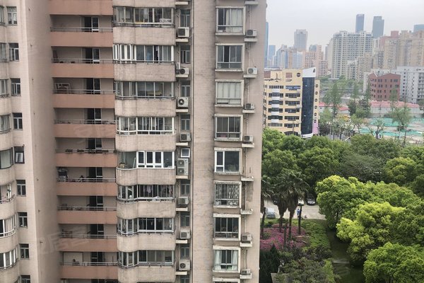 玉佛城优点,不足,上海玉佛城怎么样,玉佛城周边房产中介经纪人评价