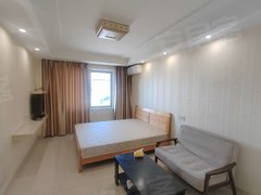 常熟万达广场万达广场中心急急急 精装一室有停车位 家具家电齐全 拎包入住 随时看房出租房源真实图片