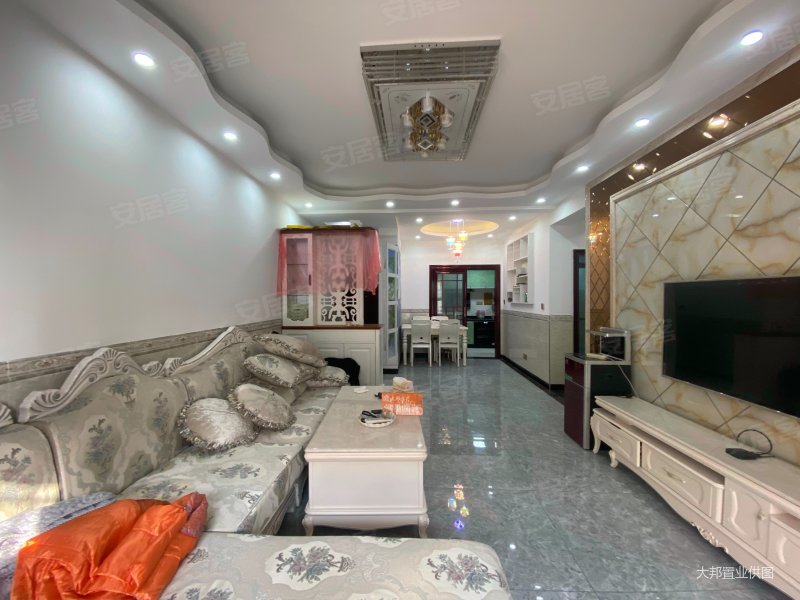 祥瑞小高层业主急卖总价56万3室2厅1卫