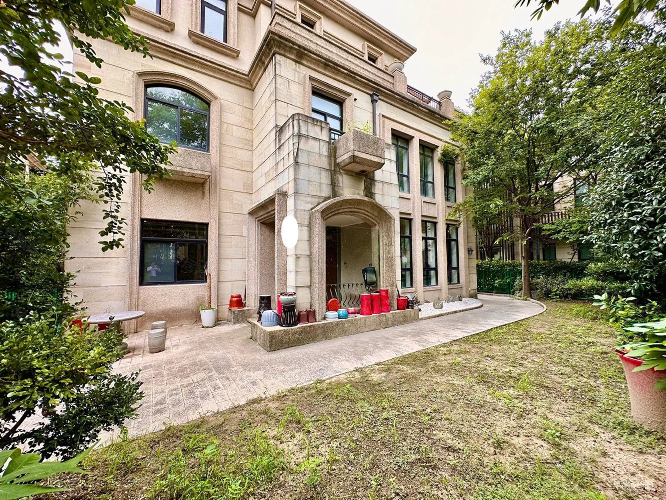 上海房产网>上海二手房>青浦二手房>徐泾二手房>虹桥融景(别墅)>1333