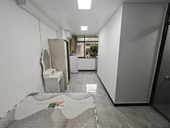 深圳罗湖蔡屋围1号线老街安静小区精装阳光单间近国贸直达华强北押一付一免中介出租房源真实图片