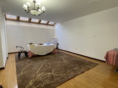 唐山路南路南急租 南湖红郡别墅 可住 位置好 房主人好说话呀 有暖气出租房源真实图片