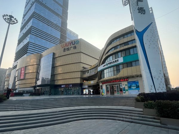 南昌高新开发区京东大道青山湖新城吾悦广场(商住楼)黄帝甄选高质量