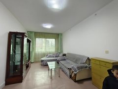 广汉西城广场雒城街道第四小学校四幼附近 澄铭医院对面 3楼 套二 简装家具家电齐全出租房源真实图片