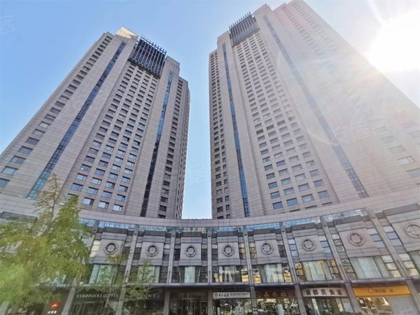 青岛市南五四广场颐和国际颐和国际 五四广场 万象城 地铁口 精装