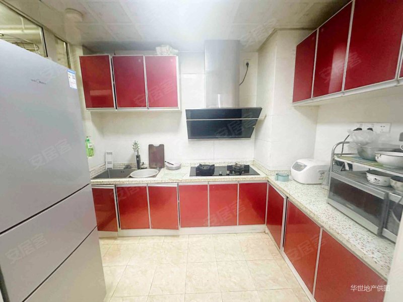 银诚东方国际精装套二小区绿化高带电梯朝西满五