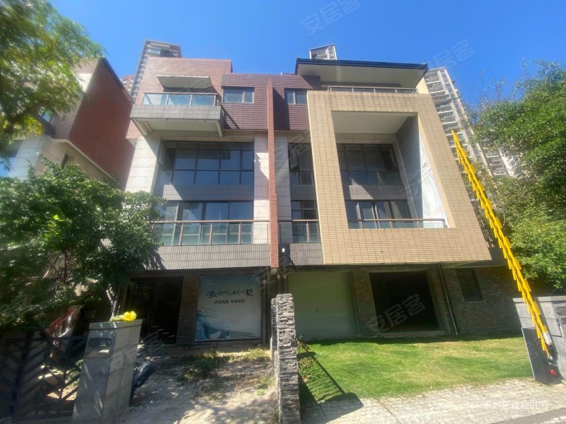 星河丹堤花园别墅