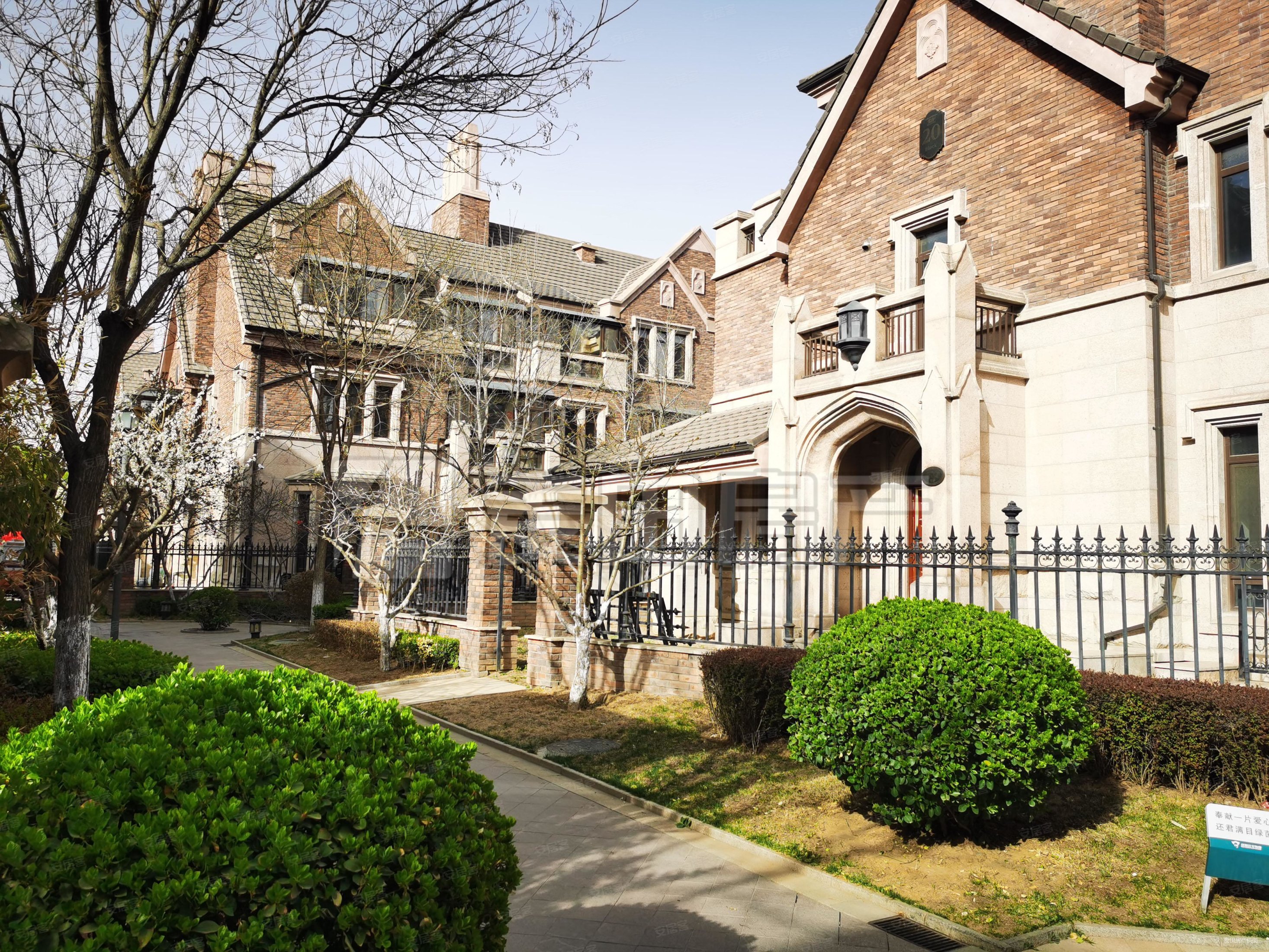 京基鹭府5室3厅7卫412.45㎡南北2300万