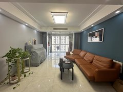 泰兴泰兴市区复兴路紧靠恒大新泰中 新中医院  精装三室 家里清爽 拎包入住出租房源真实图片