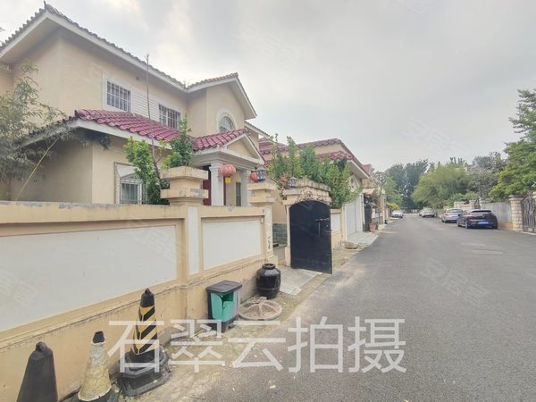 北京昌平北七家王府花园特哇塞一套房  近大门口 好找房  有钥匙 诚心