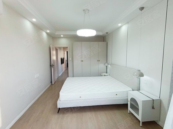 上海浦东塘桥南泉公寓近4 6号蓝村地铁口,精装3房,家具齐全,全明户型