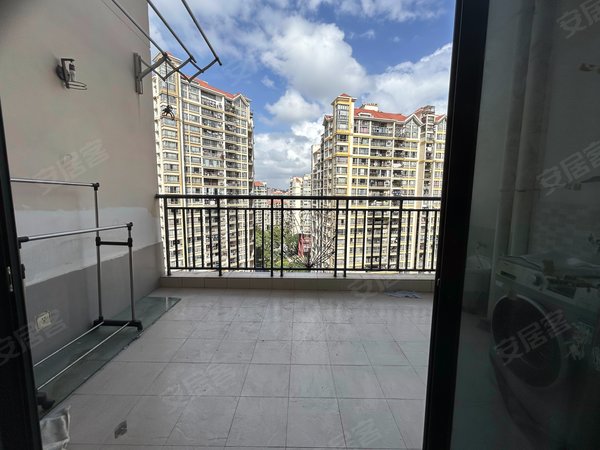 深圳布吉百鸽笼佳兆业可园(南区)可园南区三房,房子户型方正, 中间