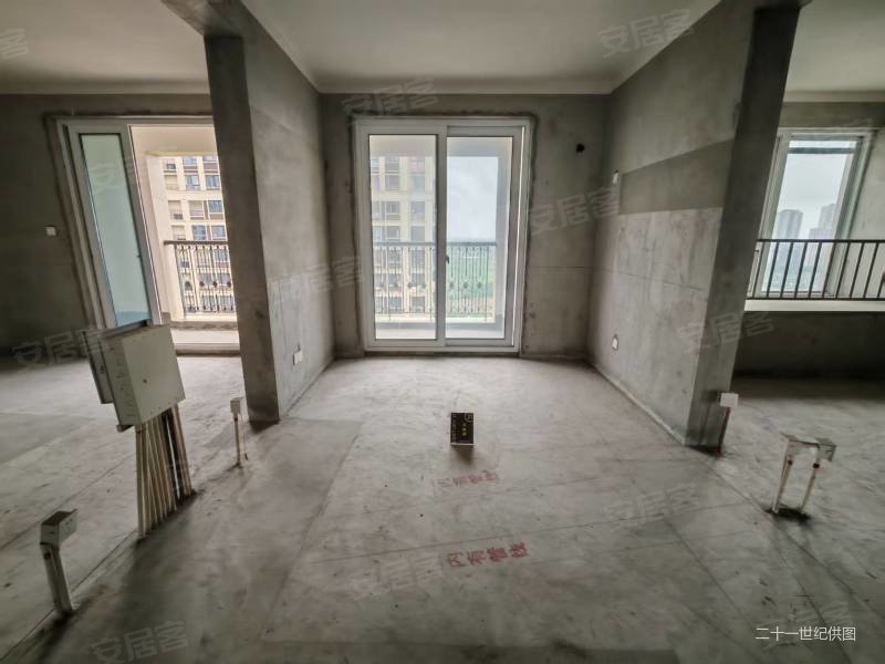 融创玉园4室2厅2卫147㎡南北92万