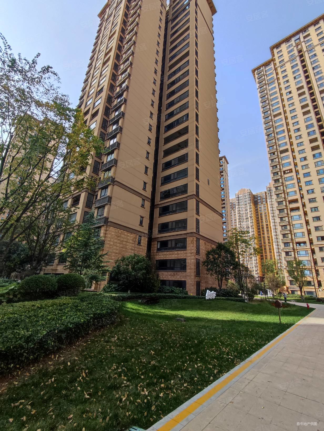 急售沣西新城次新小区金科世界城4室