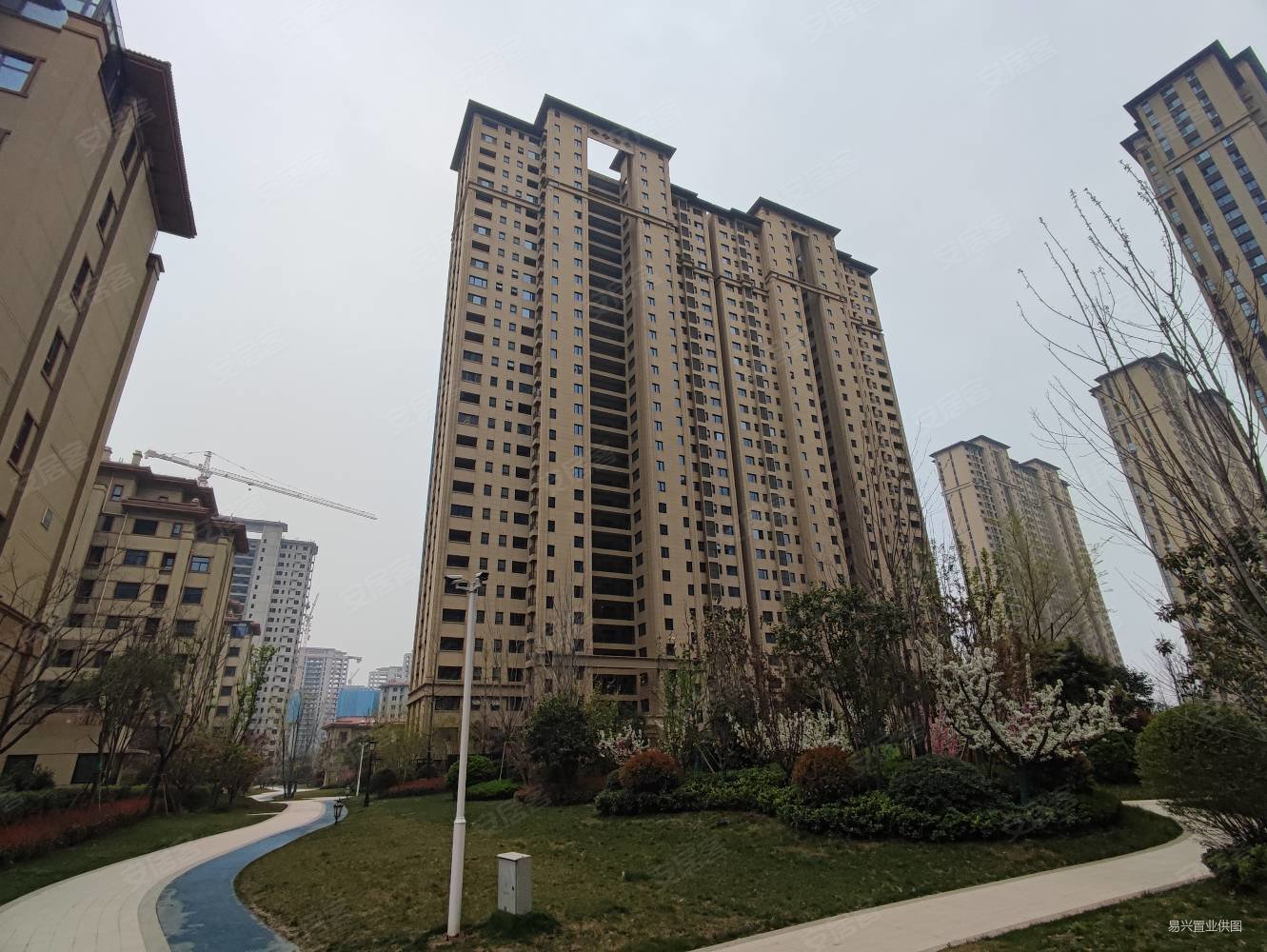 港务区绿地璀璨天城现房出售地铁三号线价位可谈