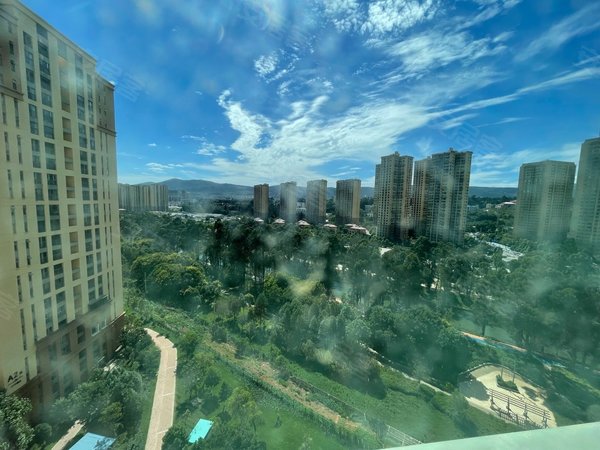 昆明盘龙茨坝天宇澜山瀑布公园门口全新装修3房1300西南向可以看盘龙