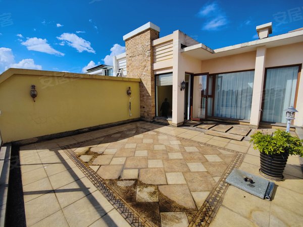 昆明西山滇池度假区滇池卫城紫庐滇池度假区 球道边精装别墅 前后花园