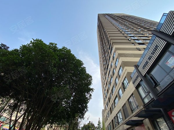 昆明西山大商汇光辉城市月付无中介光辉城市近爱琴海万达广场滇池卫城