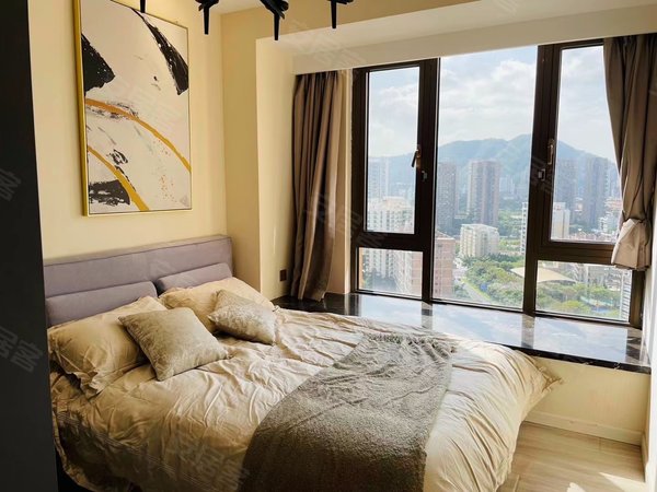 深圳南山西丽冠铭雅苑清晨里近大沙河.