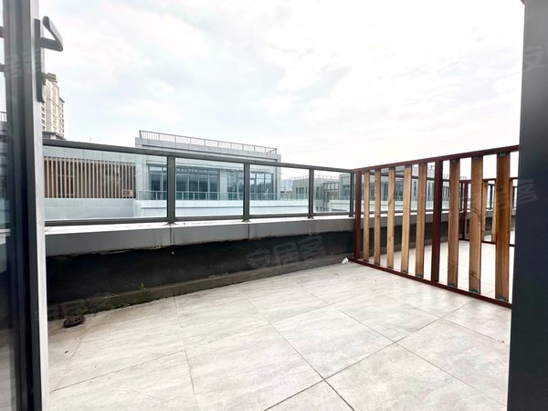 【多图】禹洲滨天地,转塘租房,朝南 带阳台 干净清爽 单身公寓 带台球