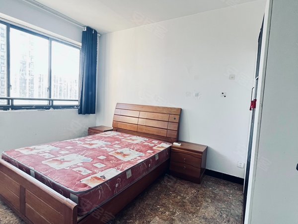 无中介费藕渠家园单间 800 月