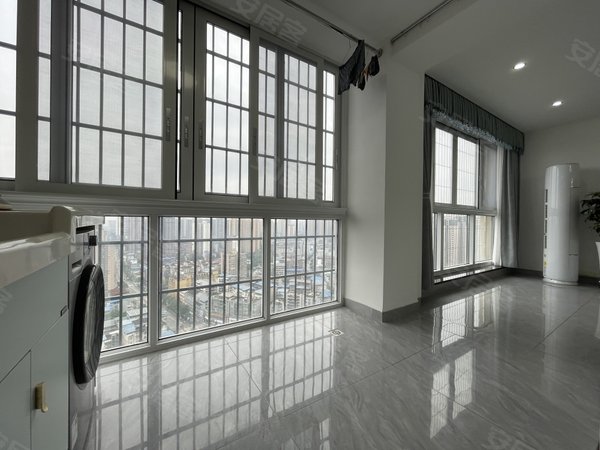 大竹北城新区名豪国际天泰新天地天泰新天地 豪装三房两卫出租!