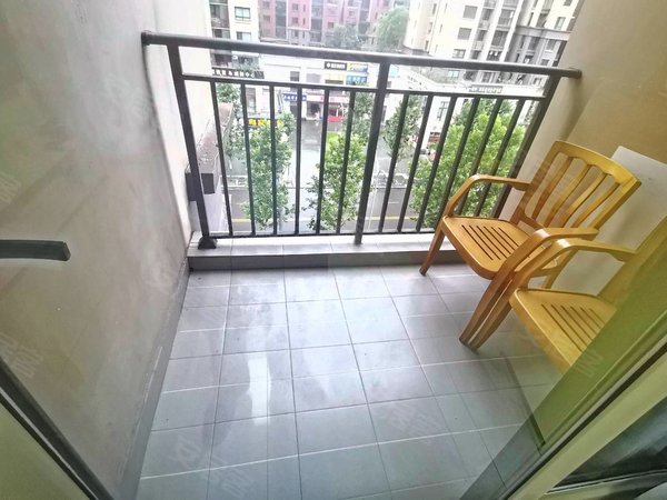 重庆沙坪坝陈家桥金科天宸九街区微电园轻轨站(住宅3房)精装修丶保持