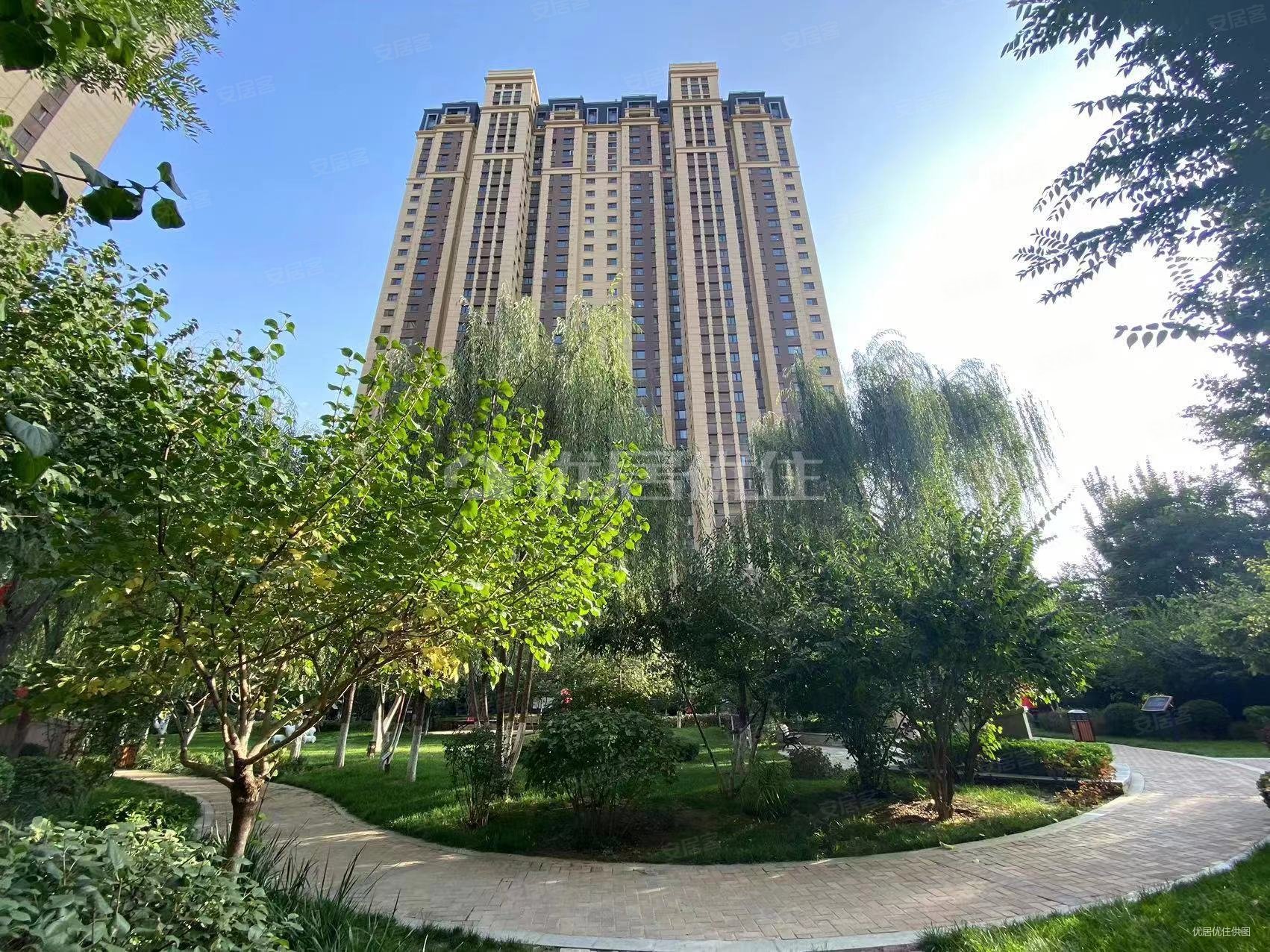 中海凯旋门普装160万元满两年3居室121平朝向