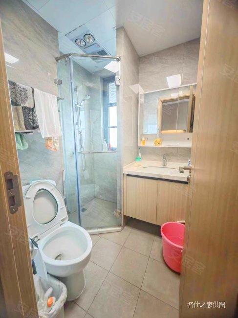 新街地铁口翡丽公园夹边套265可谈可谈好楼层税少