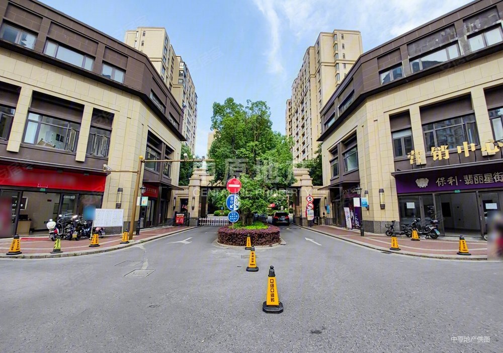 保利翡丽公馆3室1厅1卫90.74㎡南600万