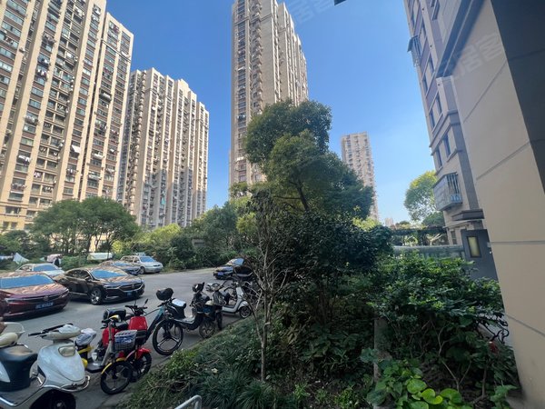 上海浦东三林城林美苑(西区)8号线沿线整租两室一厅一厨一卫 楼层好