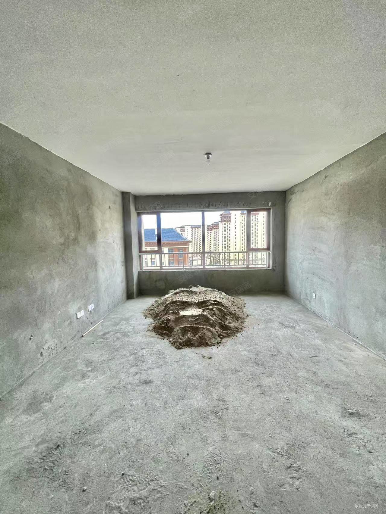 幸福家园3室2厅2卫141㎡南北67万