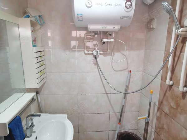 民航小区,滂江租房,近万莲地铁口 温馨一室 随时都能看 沈东中学