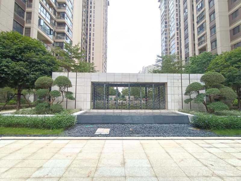 板楼南北通透三阳台赠送大 居住舒适视野美丽 金科天宸