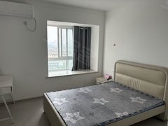 南阳宛城宛城城区万达广场楼上 建业凯旋广场附近 主卧带独立卫浴
押一付一出租房源真实图片