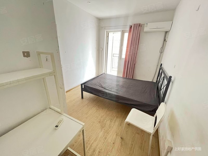 新长江滨江花园徐家棚578线两房中层看房方便满二