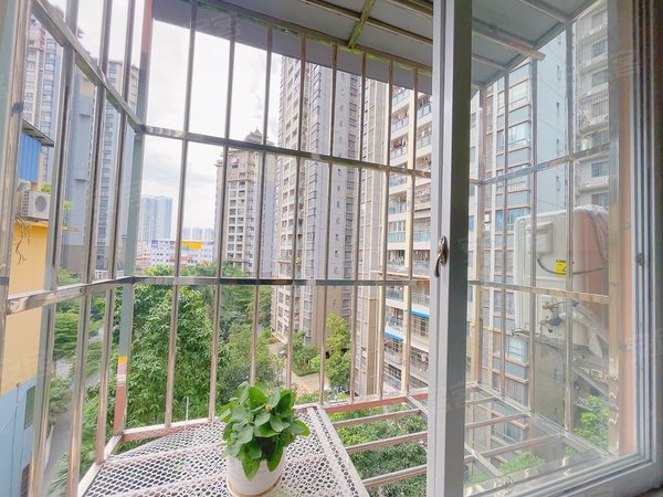 南宁西乡塘新阳龙腾天都朝阳广场 台北中心 区妇幼旁 电梯房 直租无