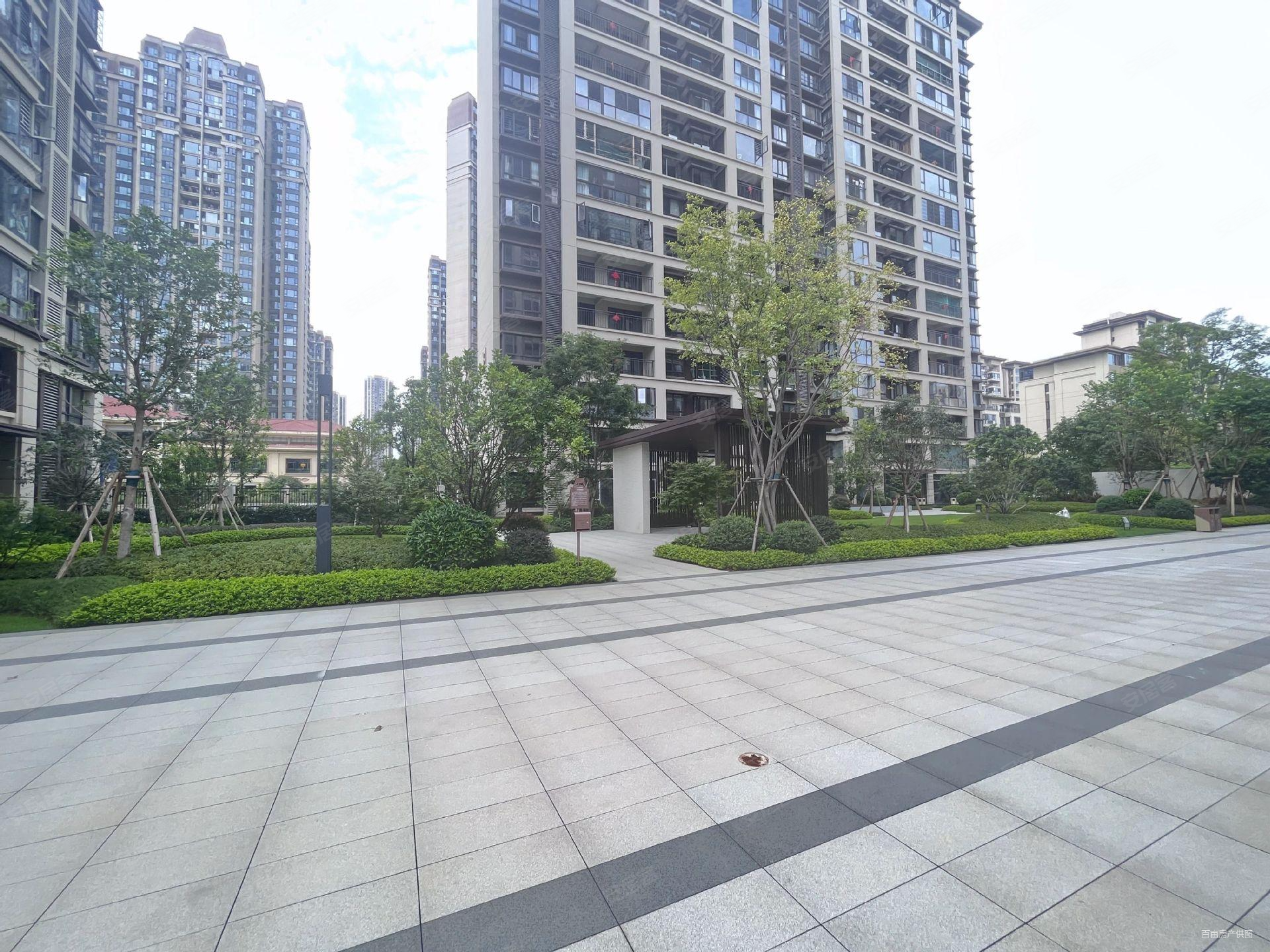 联发君悦朝阳3室2厅2卫105㎡南北110万