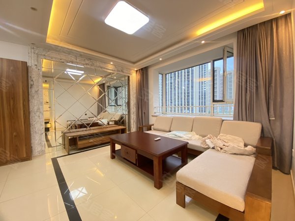 青岛黄岛薛家岛海信凤凰金岸地铁口天目山路 精装套二 海信品质拎包